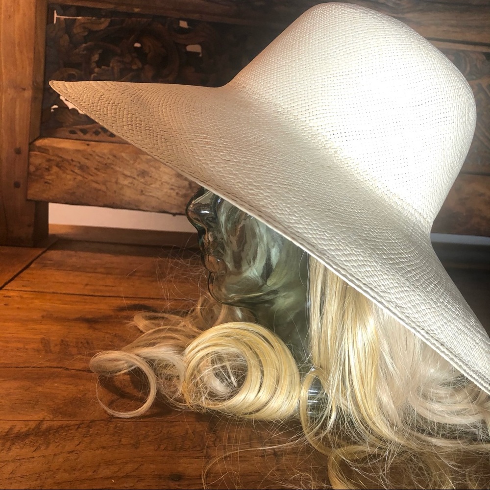 NWOT Extra fine cream colored raffia wide brim hat